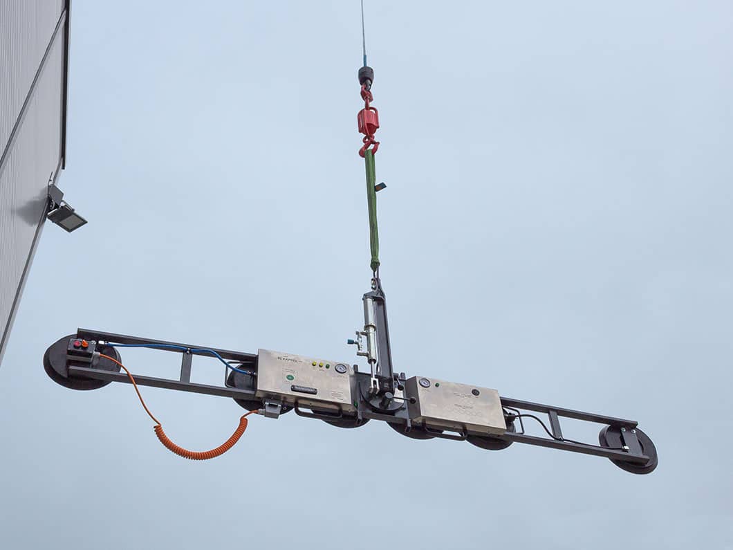 Vacuum lifters